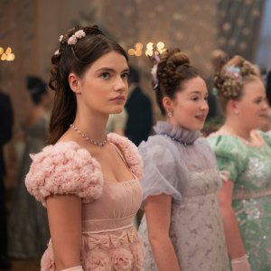 Florence-Hunt-as-Hyacinth-BRIDGERTON_405_Unit_09021R