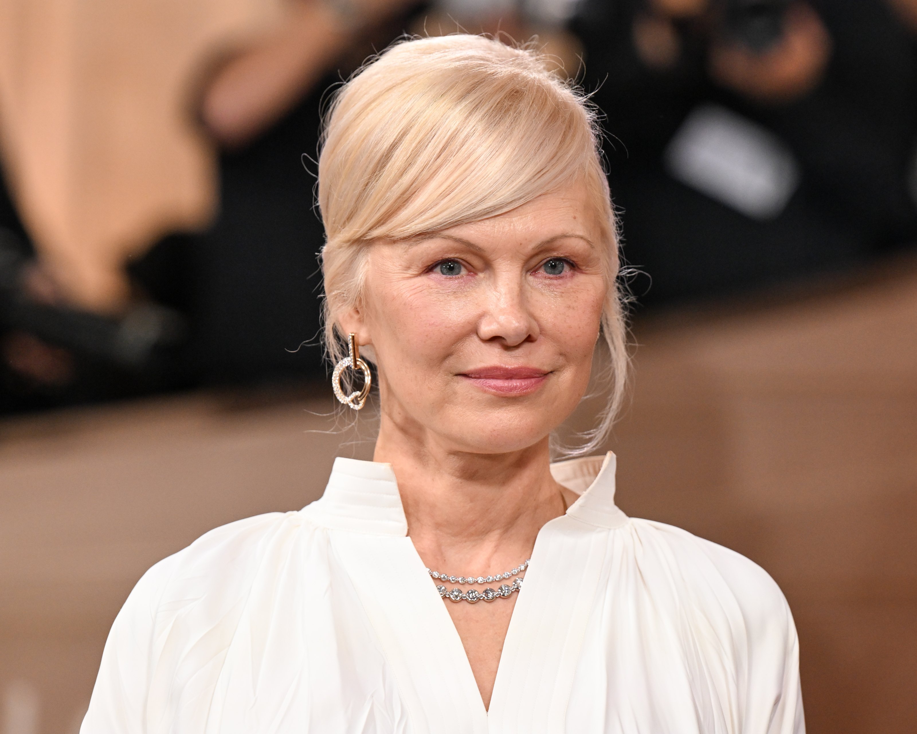 Памела Андерсон выпускает именные соленья с лепестками роз