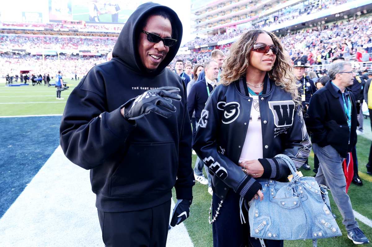 Blue Ivy Carter Is Mom Beyonce’s Mini-Me at 2026 Super Bowl With Dad Jay-Z and Sister Rumi Carter