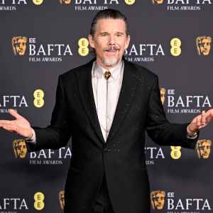 Ethan Hawke Makes Wild Allusion to Sex Life When Asked If He Eats in Bed