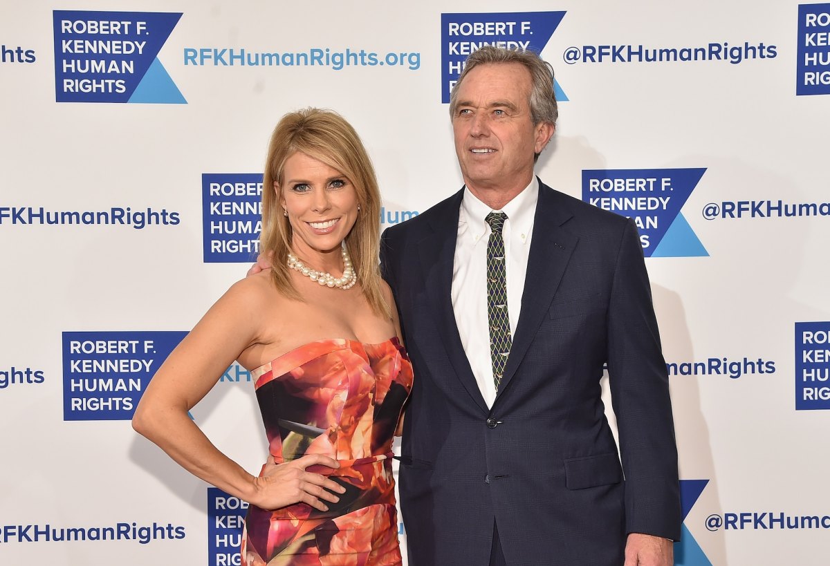 GettyImages-460573710 Cheryl Hines Insists Robert F. Kennedy Jr. Is Not Trying to Hurt People