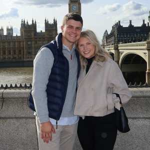 Katie Bates Prepares for 1st Intensive Therapy Session After Husbands Affair