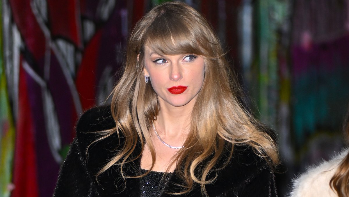 NEW YORK, NEW YORK - DECEMBER 14: Taylor Swift leaves The Box after celebrating her 34th birthday on December 14, 2023 in New York City. (Photo by James Devaney/GC Images)