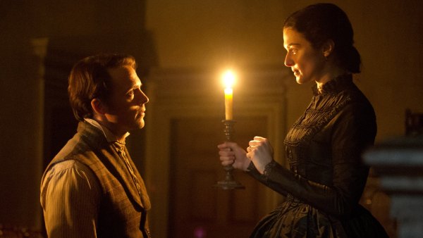Sam Claflin and Rachel Weisz in My Cousin Rachel