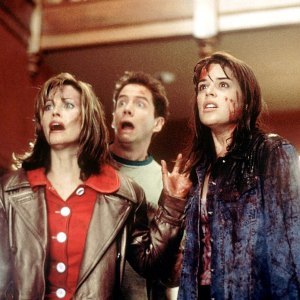Courteney Cox, Jamie Kennedy and Neve Campbell in Scream