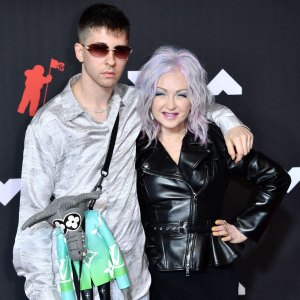 Cyndi-Lauper-and-Son-Declyn-GettyImages-1235222773