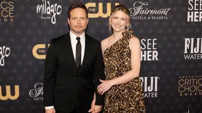 স্কট উলফ প্রাক্তন কেলি উলফ এবং তাদের সন্তানদের সাথে পুনরায় মিলিত হওয়ার সম্বোধন করেছেন: