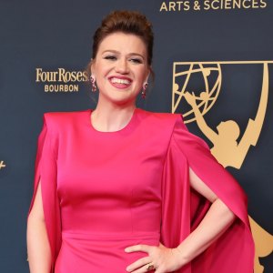 GettyImages-2156566040 Kelly Clarkson's Biggest Revelations After American Idol Win