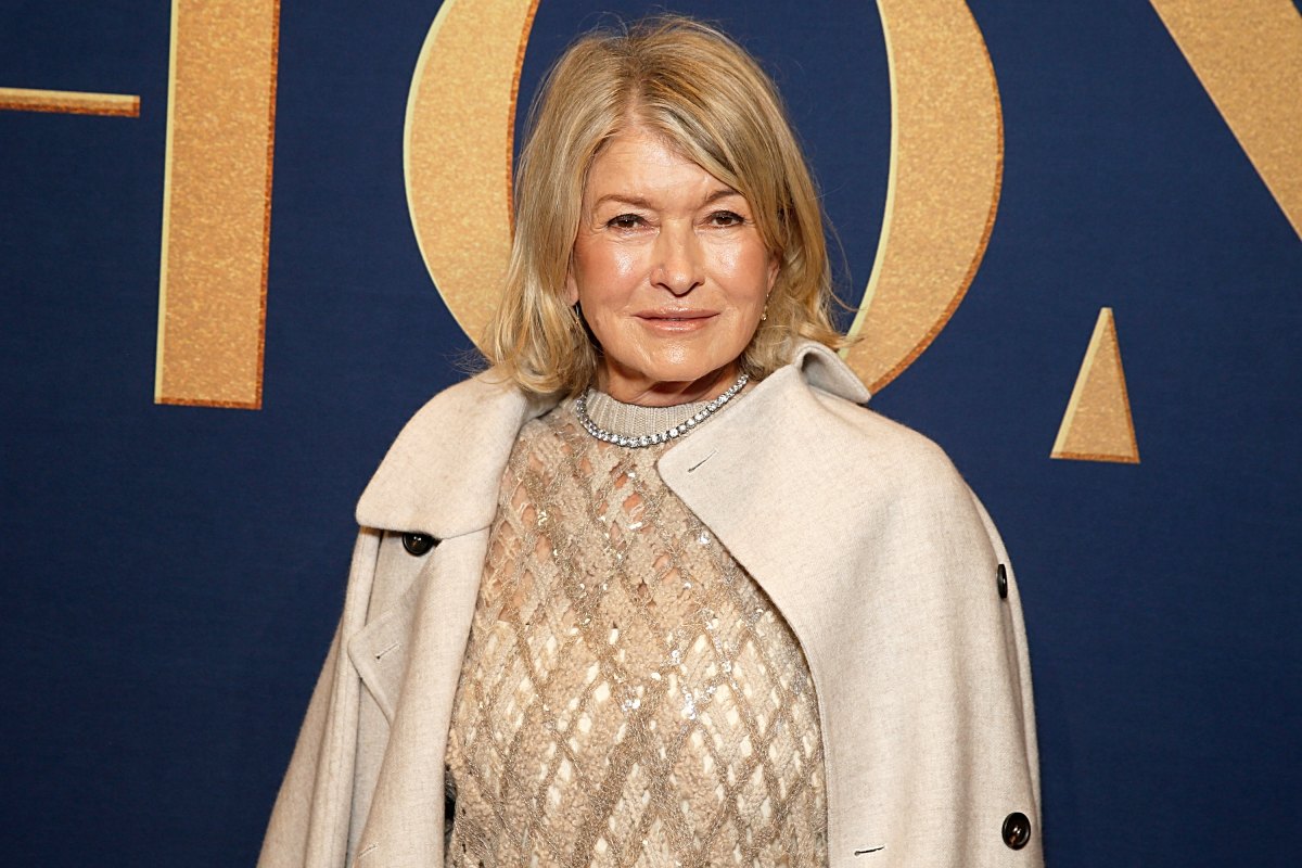 GettyImages-2181838204-Martha-Stewart-Finally-Confronts-Jalen-Brunson-for-Breaking-Her-Toe-at-a-Knicks-Game