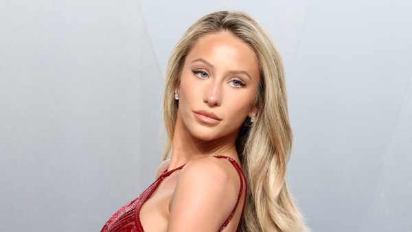 Alix Earle Did Her Own Glam for 2026 Vanity Fair Oscar Party