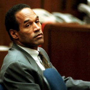 GettyImages-51967322-Buffalo-Bills-Still-Debating-Whether-to-Include-OJ-Simpson-in-Wall-of-Fame-at-New-Stadium