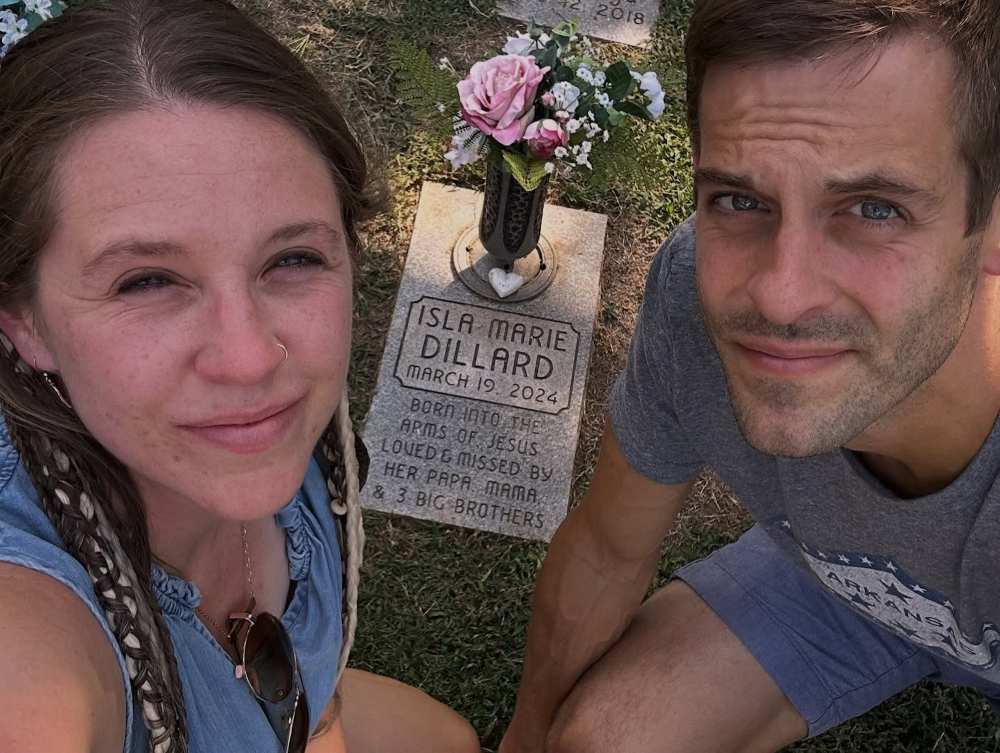 Jill-and-Derick-Dillard-IG_1760573971_3744288317018744021_1224082994