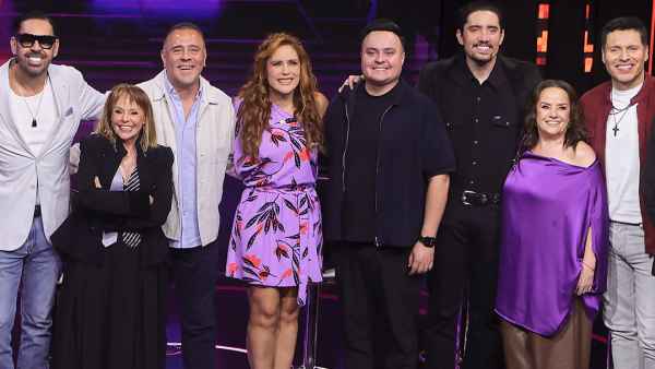 Elenco de 'Juego De Voces'.