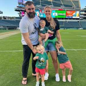 Kylie-Kelce-on-Mom-Advice_1696869950_3209900253842764616_24463525