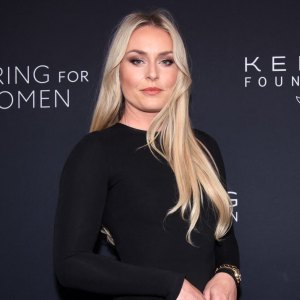 Lindsey Vonn Posts Brutal Video of Injured Leg During Recovery After Olympics Crash