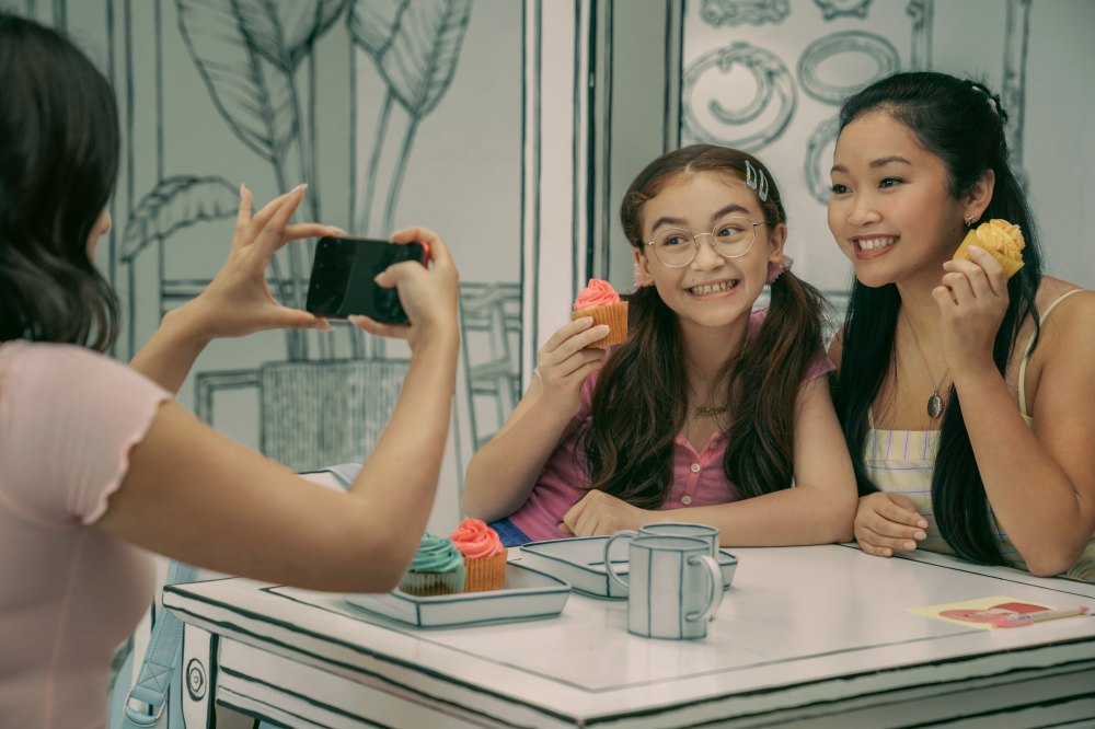 To All the Boys' Lana Condor Reprises Lara Jean Role in XO, Kitty