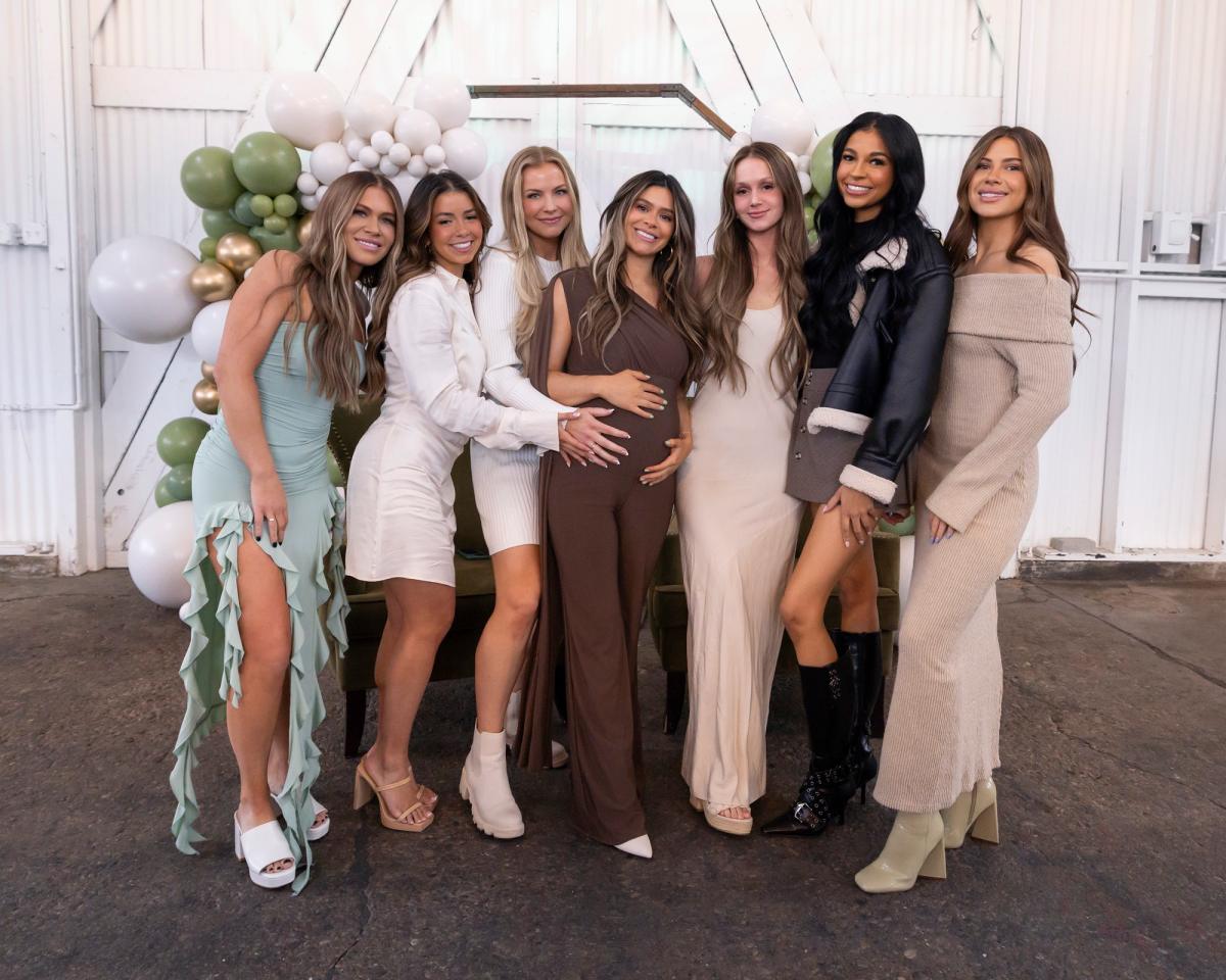 Taylor Frankie Paul Mormon Wives Costars Are Checking In After Bachelorette Cancellation Inline