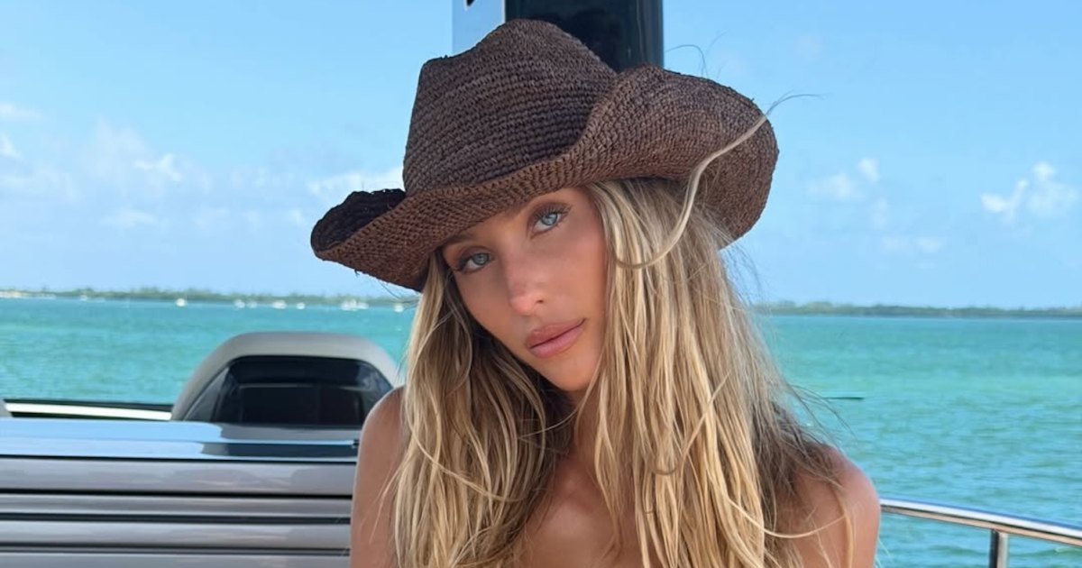 صور بيكيني Alex Earl تجعلنا نعتقد أن الصيف طوال العام