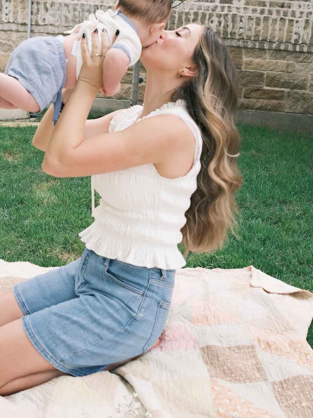 Influencer Brooklyn McKnight Shows Her &lsquo;Postpartum Hair Loss and Regrowth&rsquo; After Giving Birth to Son