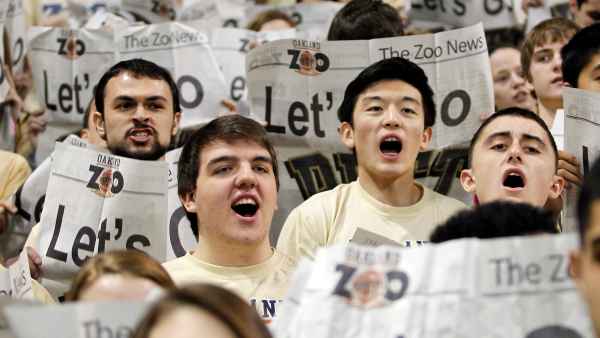 462573340 March Madness Is One Week Away and Fans Are Already Heckling Players With 90s Throwbacks