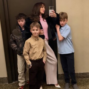 hilaria baldwin sons