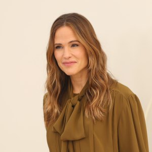 SANTA MONICA, CALIFORNIA - FEBRUARY 03: Jennifer Garner attends Apple TV Press Day at Barker Hangar on February 03, 2026 in Santa Monica, California. (Photo by Matt Winkelmeyer/Getty Images)