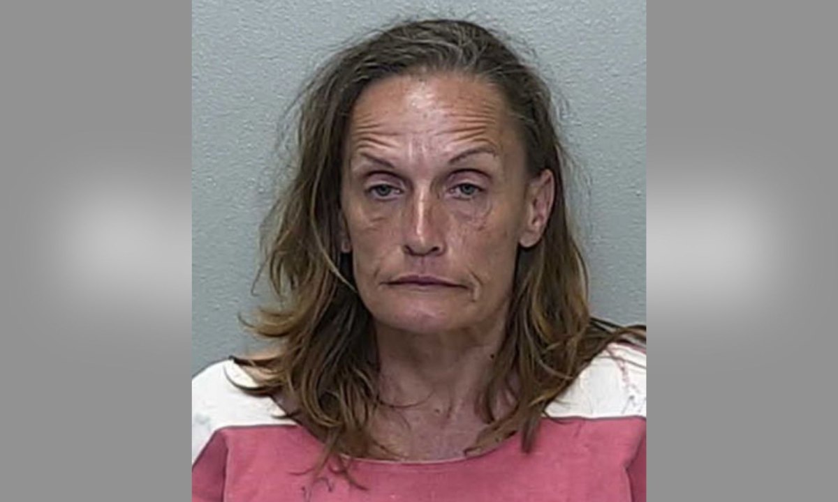 Florida Woman Disappointed 'Dull' Kitchen Knives Didn't Kill Her 83-Year-Old Stepfather