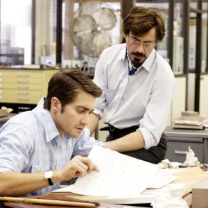 Jake Gyllenhaal and Robert Downey Jr. in Zodiac