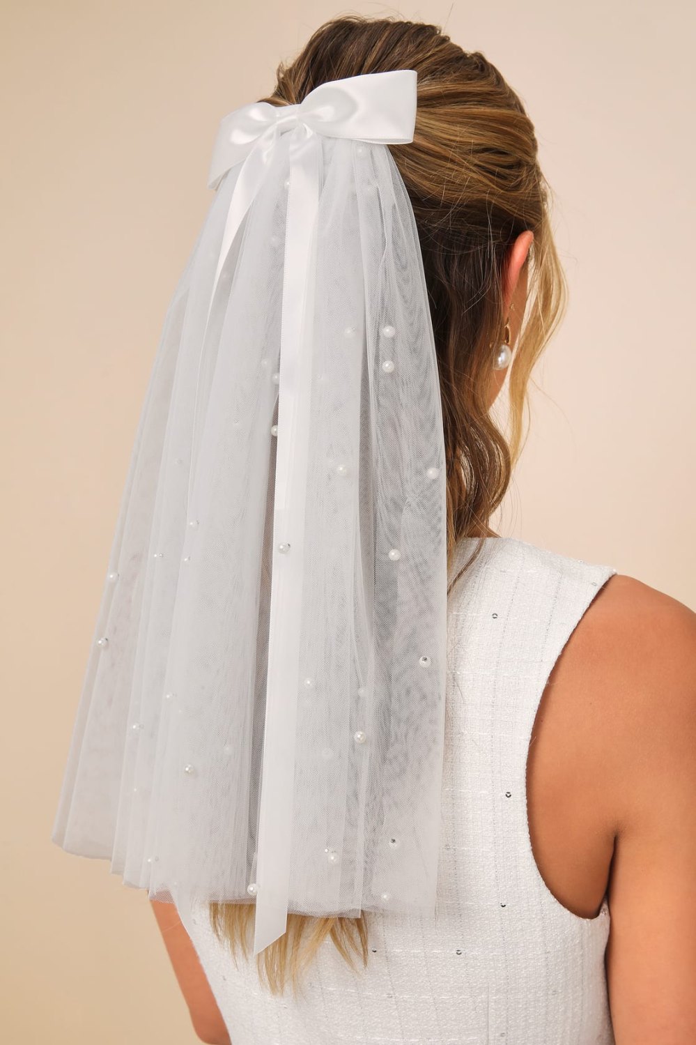 pearl bow veil