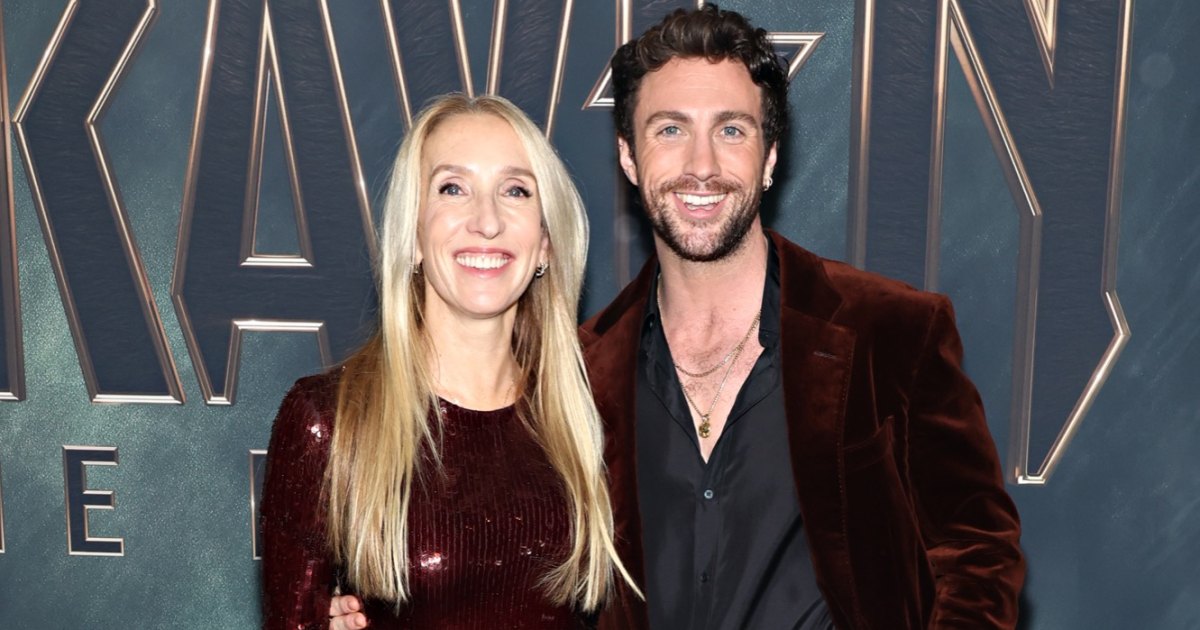 آرون تايلور جونسون وزوجته سام ماك أوت في نزهة نادرة في لندن