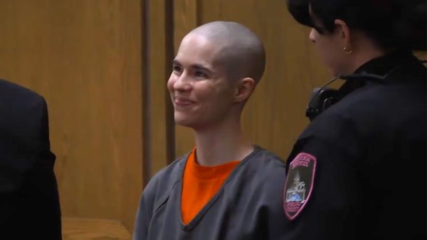 Alyssa Bradburn Woman Smiled in Court After Receiving 28 Year Sentence for Dads Slaying