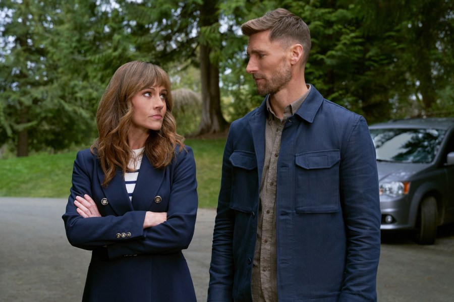 Andrew Walker Gives Curious Caterer Update With Nikki DeLoach Scripts Are Written Inline