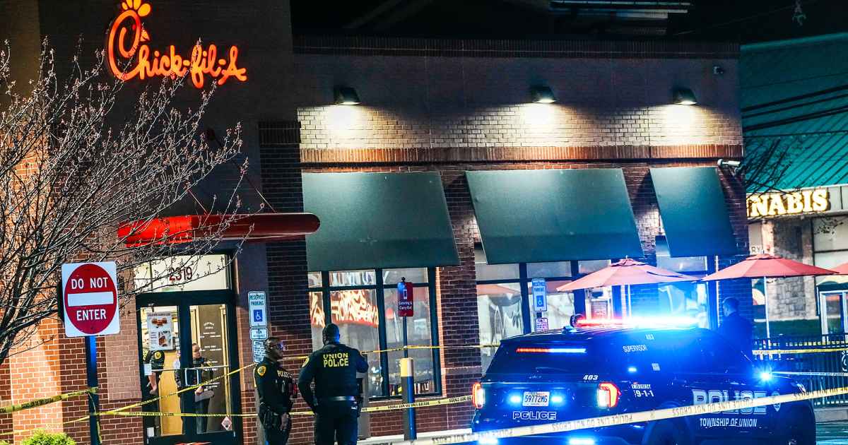 مقتل شخص وإصابة 6 آخرين في حادث إطلاق نار في ولاية نيوجيرسي مقتل شخص وإصابة 6 آخرين في حادث إطلاق نار في ولاية نيوجيرسي