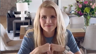 Elizabeth Smart Flexes Chiseled Abs in Bikini at Bodybuilding Competition, Advocates for Survivors