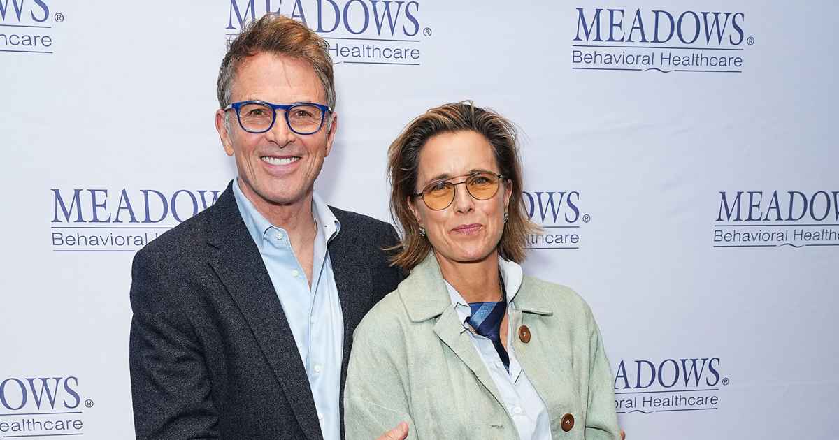 تيم دالي يدلي بتعليقات نادرة حول الزواج من تي ليوني