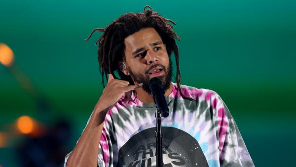 GettyImages-1341038896-Rapper-J-Cole-Signs-Pro-Contract-to-Play-in-the-Chinese-Basketball-Association