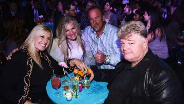 GettyImages-144090565-laura-dan-dotson-darrell-sheets