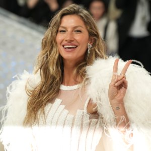Gisele Bündchen attends The 2023 Met Gala Celebrating "Karl Lagerfeld: A Line Of Beauty" at The Metropolitan Museum of Art on May 01, 2023 in New York City.