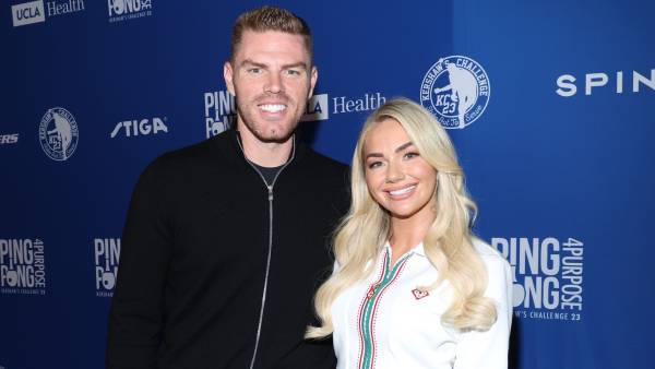Dodgers Star Freddie Freemans Wife Chelsea Shares Photo From Hospital Bed