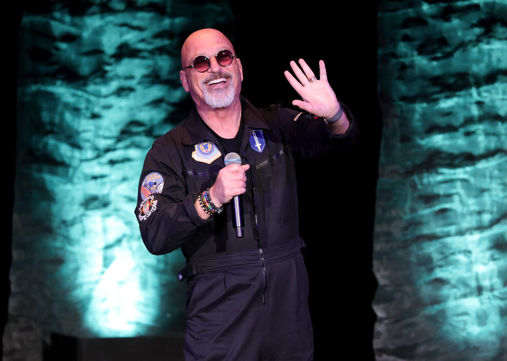 Howie Mandel 'Kinda' Regrets Apologizing to Kelly Ripa