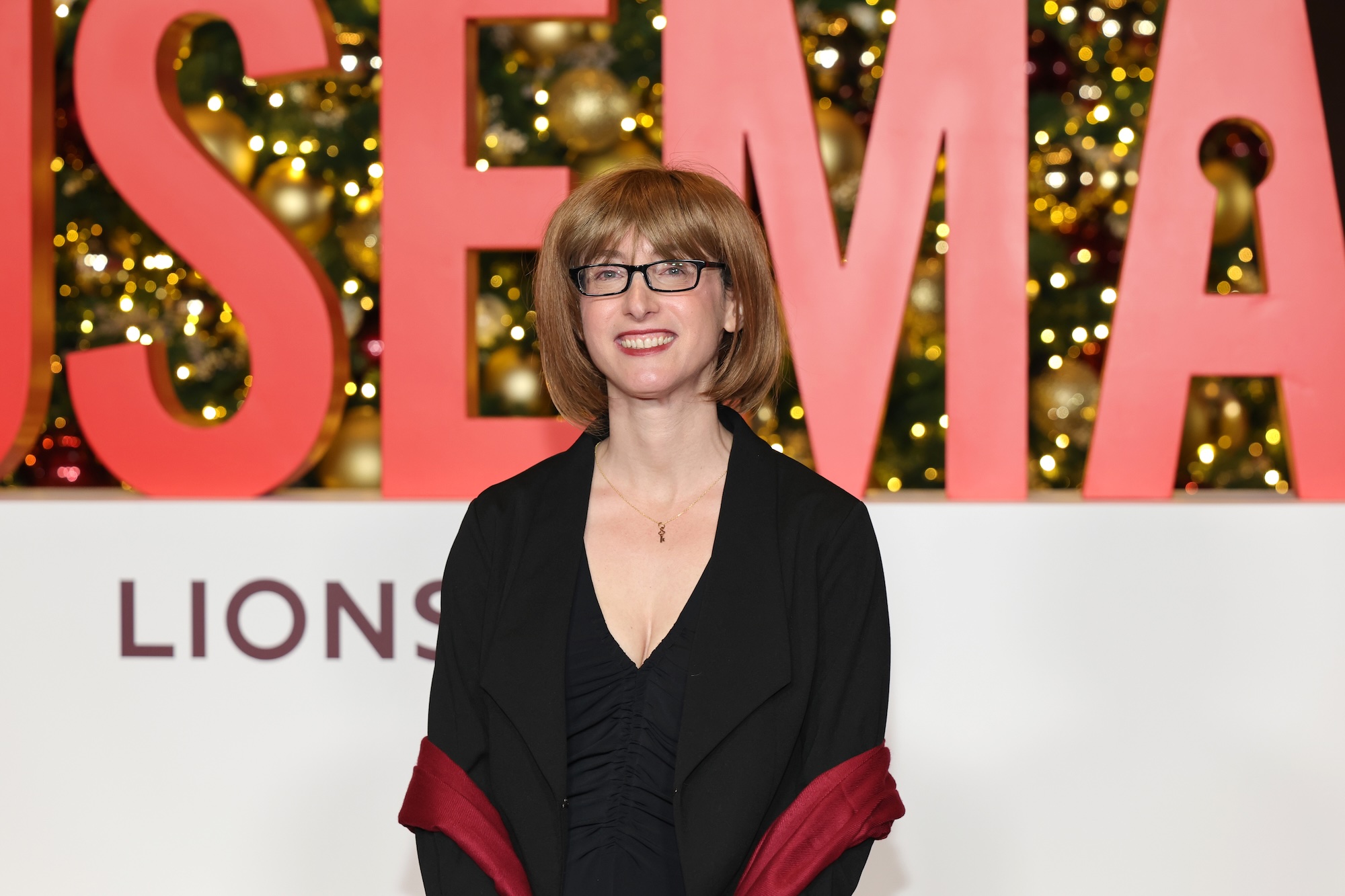 ‘Housemaid’ Author Freida McFadden Shares 1st Pic of Herself Without Wig