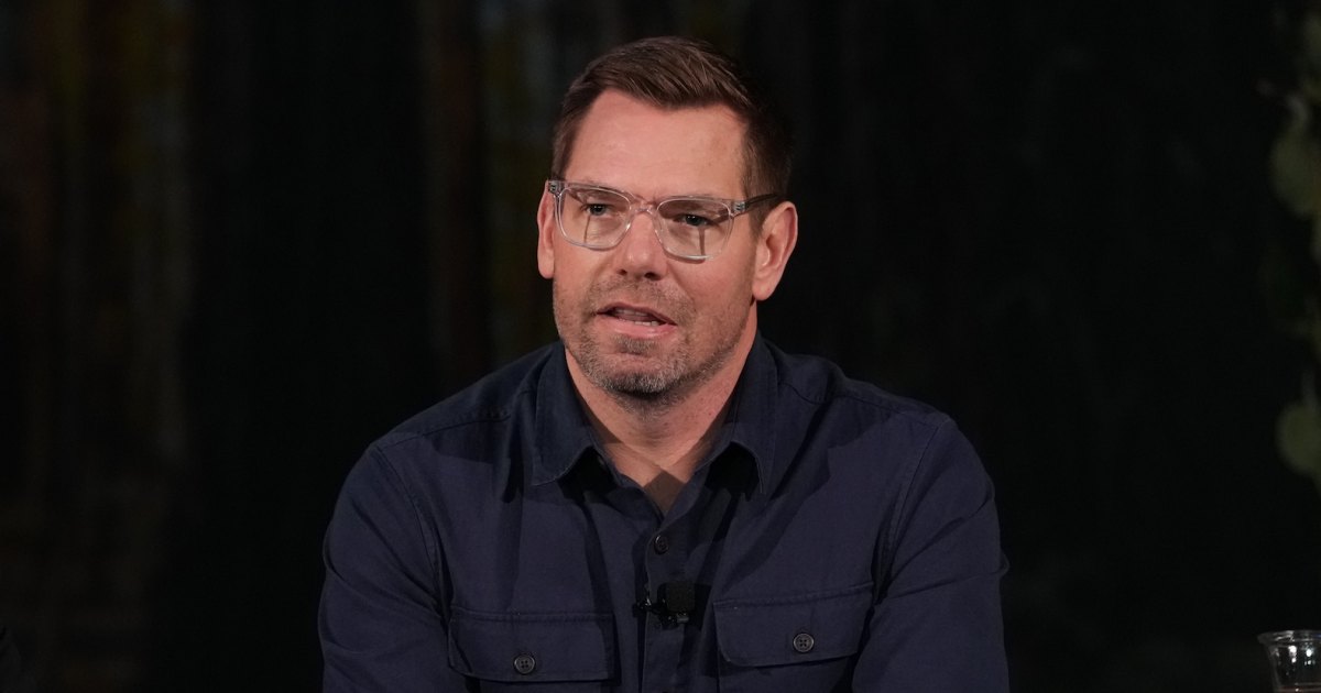 إريك سوالويل يستقيل من الكونجرس وسط مزاعم بالتحرش الجنسي إريك سوالويل يستقيل من الكونجرس وسط مزاعم بالتحرش الجنسي