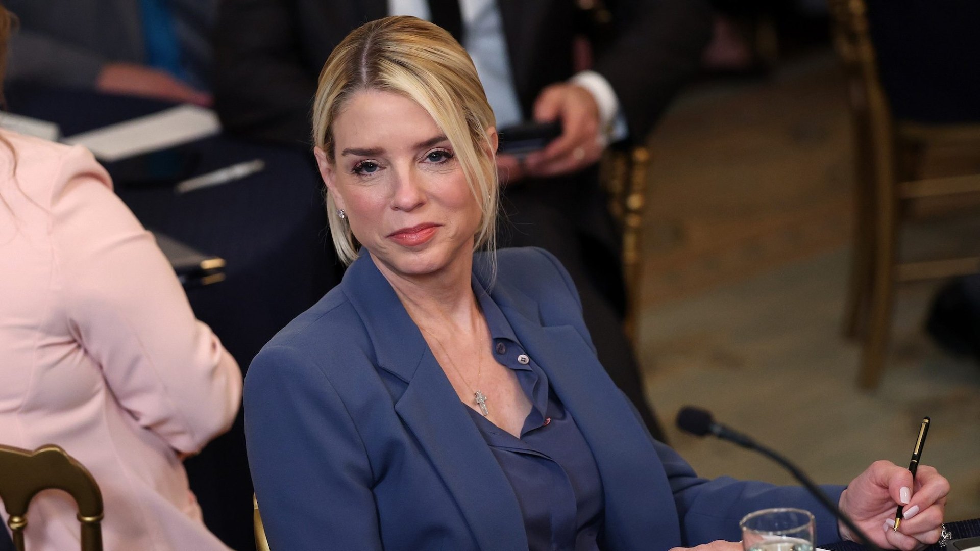 GettyImages-2262660163 why was pam bondi fired