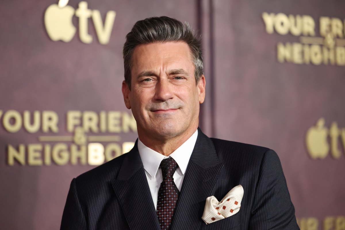 GettyImages-2269146467-Jon-Hamm-Says-He-Would-Steal-a-Friends-Oscar-Just-to-Hide-It-and-Watch-Them-Panic