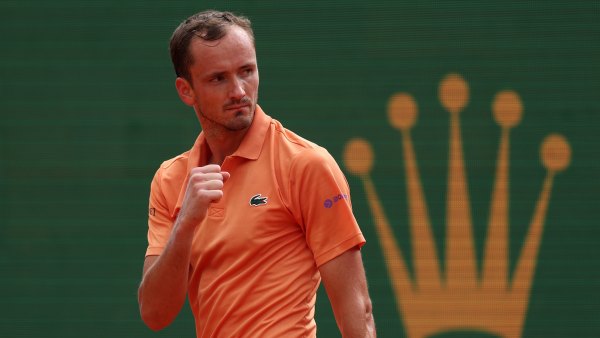Tennis Star Daniil Medvedev Destroys Racket Amid Wild MidMatch Meltdown