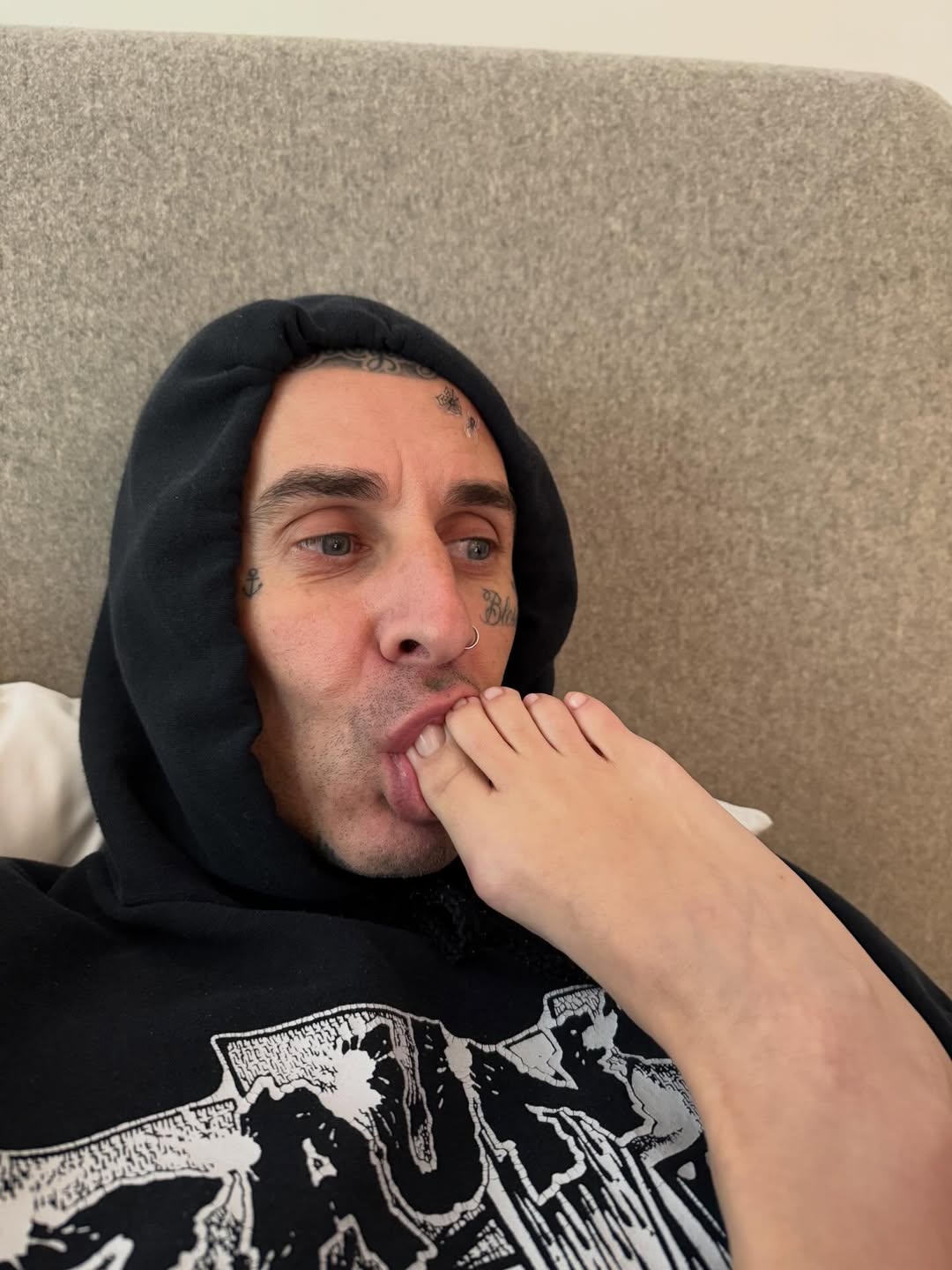 Travis Barker Sucks on Wife Kourtney Kardashians Toes in Birthday Tribute