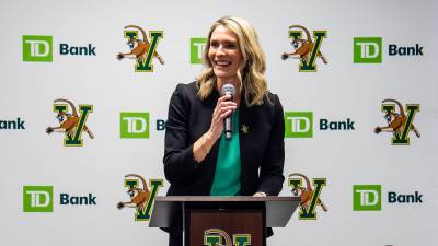 MT1USDAYNETVTP89616437007-Vermont-Couple-Makes-NCAA-History-as-First-Married-Duo-to-Lead-Division-I-Basketball-Teams