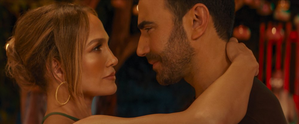Office Romance con Jennifer Lopez y Brett Goldstein