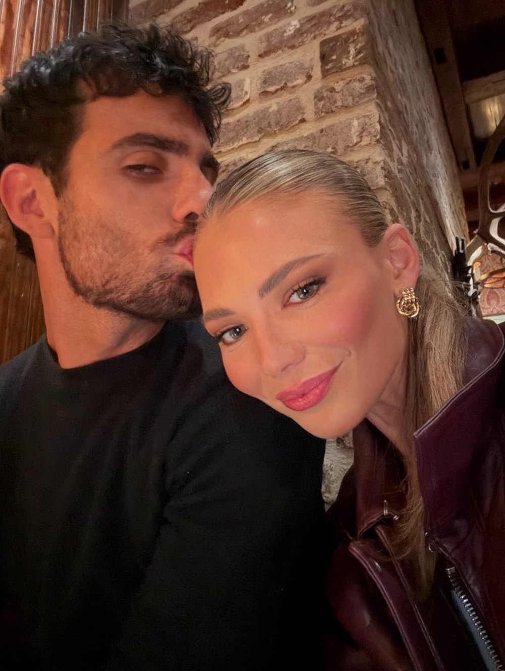 Southern Hospitality Justin Details 1st Date With Southern Charm Charley Cheeky Little Sleepover