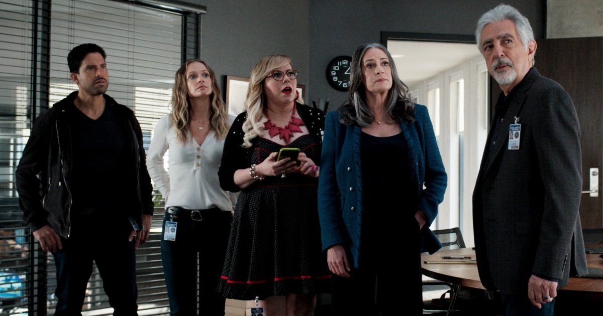 ‘Criminal Minds’ Showrunner Addresses Beloved Character’s Devastating Death in Season 19 Premiere (Exclusive) ‘Criminal Minds’ Showrunner Addresses Beloved Character’s Devastating Death in Season 19 Premiere (Exclusive)